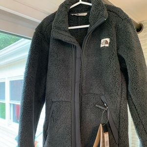 NWT The North Face Fleece jacket size 7/8